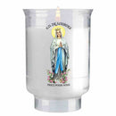 Bougie votive effigie Notre Dame de Lourdes accompagnée de la mention Priez pour Nous. Durée de combustion 30h. Cire minérale, godet forme tulipe plastique recyclé. Ciergerie Desfossés