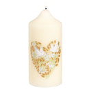 Cierge de mariage avec médaillon Colombes et Coeur. Cire qualité classique  Coloris blanc cassé  Dimensions Ø 5.7 cm H. 11 cm Ciergerie Desfossés