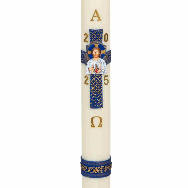 Cierge de Pâques Croix Christ Miséricordieux, décor patiné et peint à la main. Cire classique ou cire d'abeille. Millésime 2026. Ciergerie Desfossés